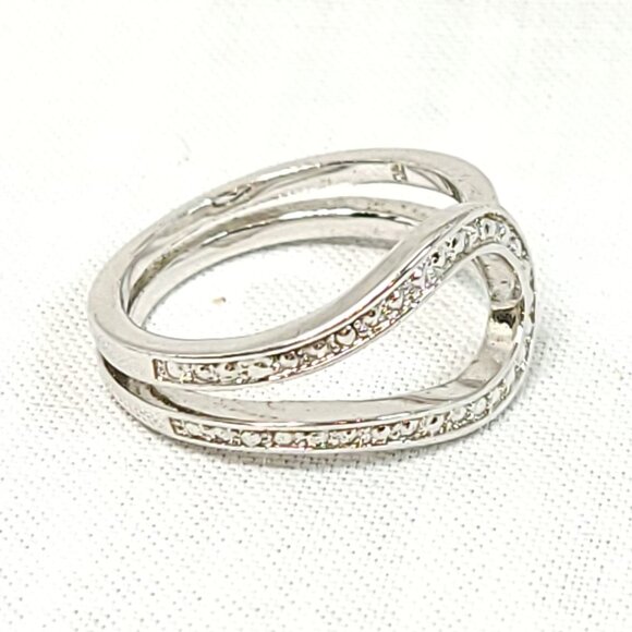 Avon Loop Ring - Picture 9 of 9